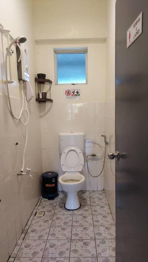 Karya Story Hostel Kudat Buitenkant foto